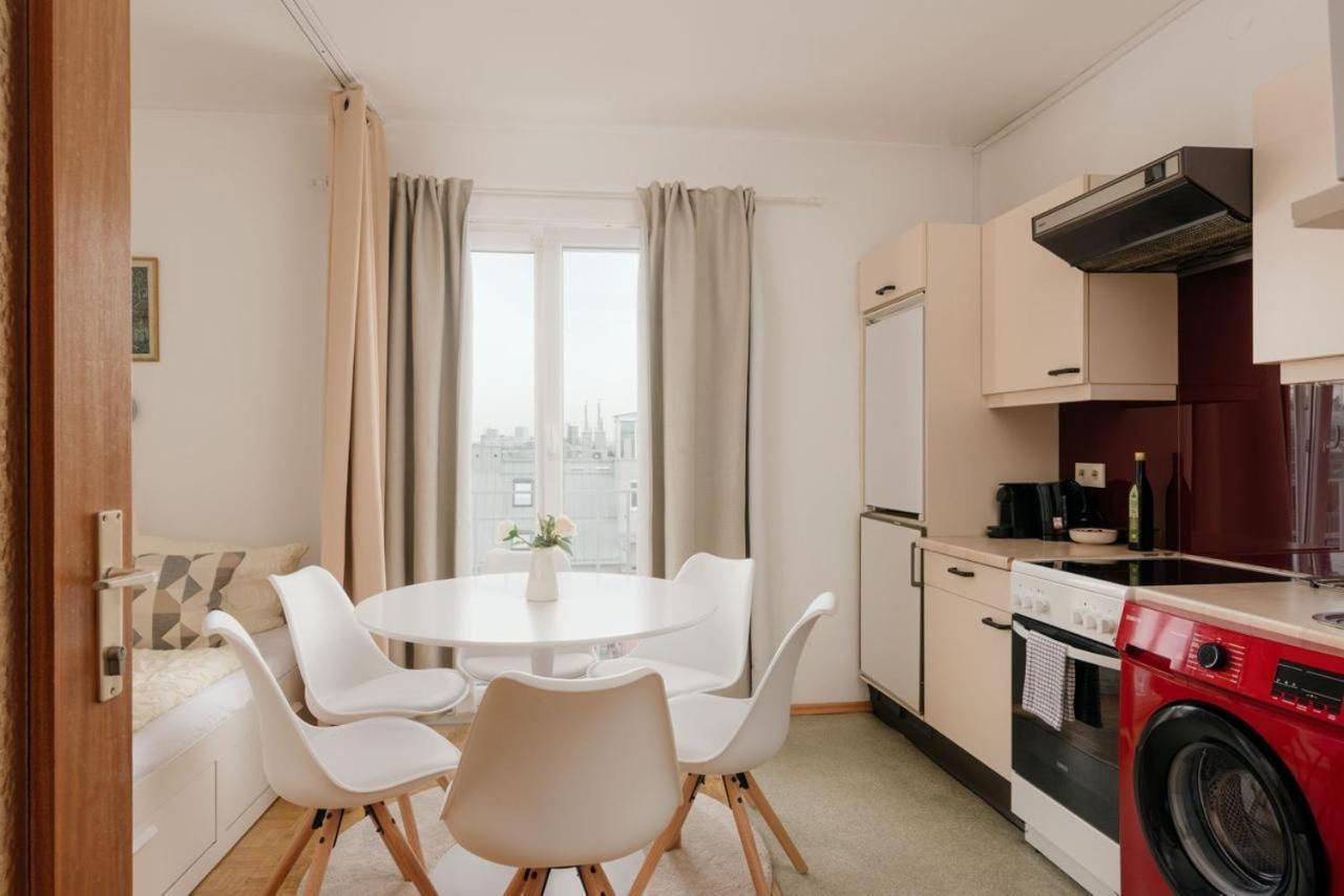 Apartment Zentral Direkt An U-Bahn Station ウィーン エクステリア 写真