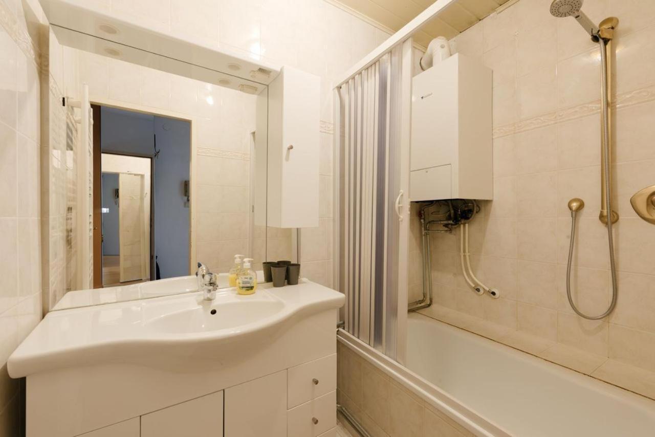 Apartment Zentral Direkt An U-Bahn Station ウィーン エクステリア 写真
