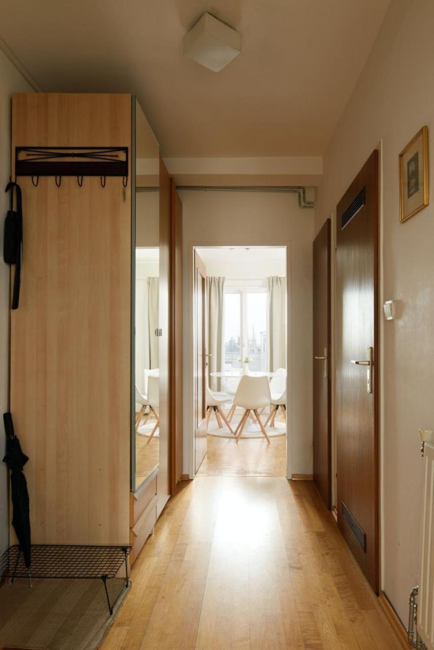 Apartment Zentral Direkt An U-Bahn Station ウィーン エクステリア 写真